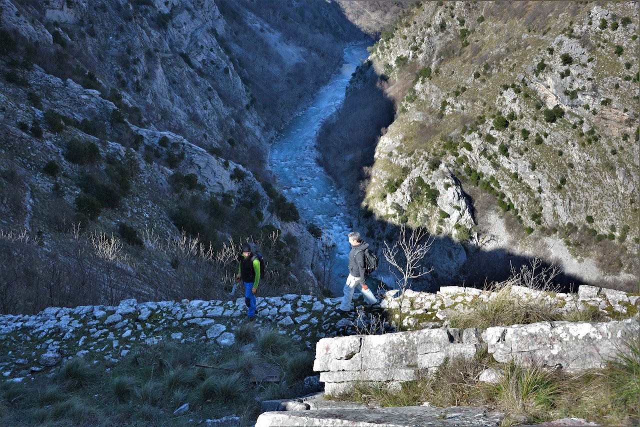 Εντοπισμός διαδρομής στην κοιλάδα του Αχελώου / Σκάλα Κορλίγκα - Σκαρπάρι - κρεμαστή Γέφυρα Αχελώου