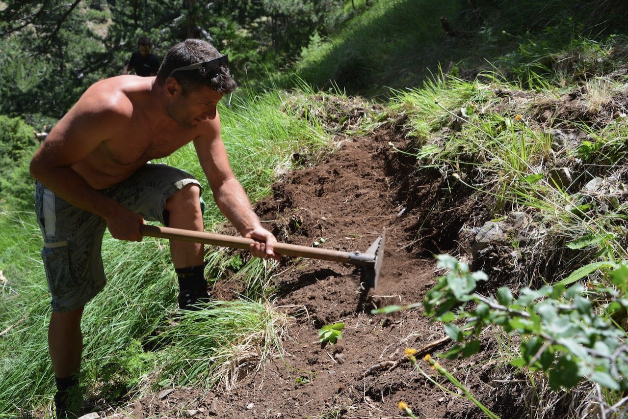 Conserving Distrato - Samarina forest path / North Pindos 