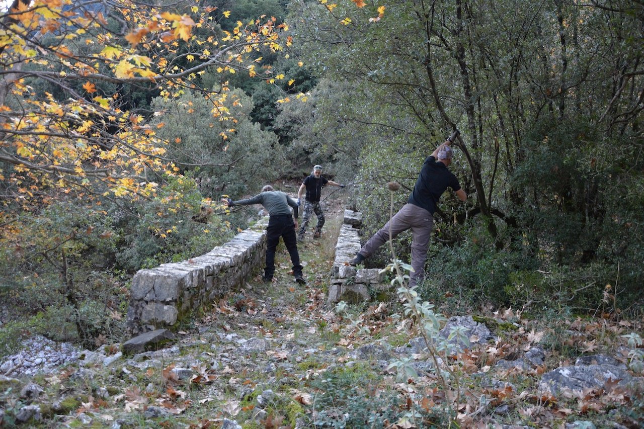 Συντήρηση & προσήμανση τμήματος μονοπατιού / Επινιανά - Δυτικά Άγραφα