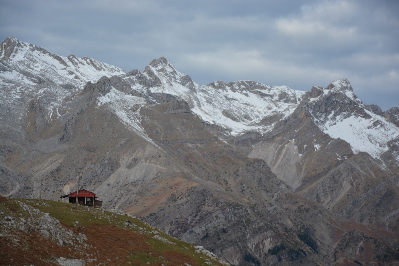 Tzoumerka mt / Stavros Hut - Xerakas - Skarpari (Acheloos river)