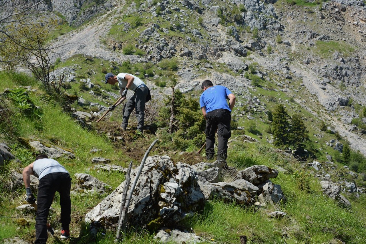 Southern Tzoumerka / Stavros Hut - Theodoriana - Souda waterfalls 