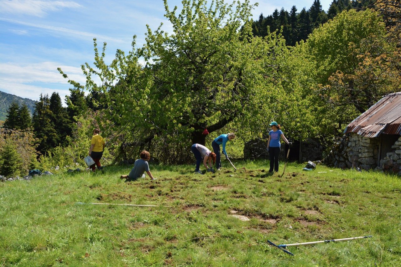 2-Day Volunteering program / path maintenance crossing Theodoriana