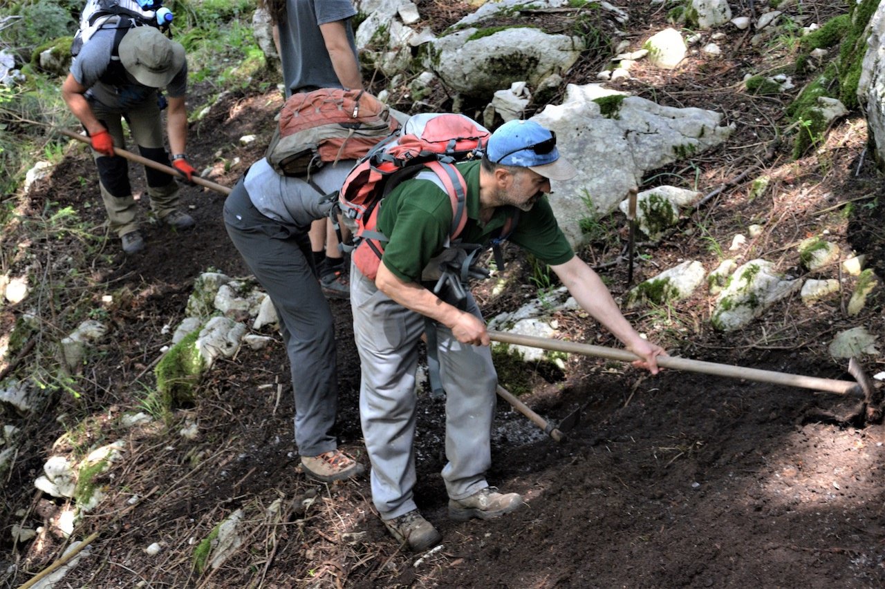 2-Day Volunteering program / path maintenance crossing Theodoriana