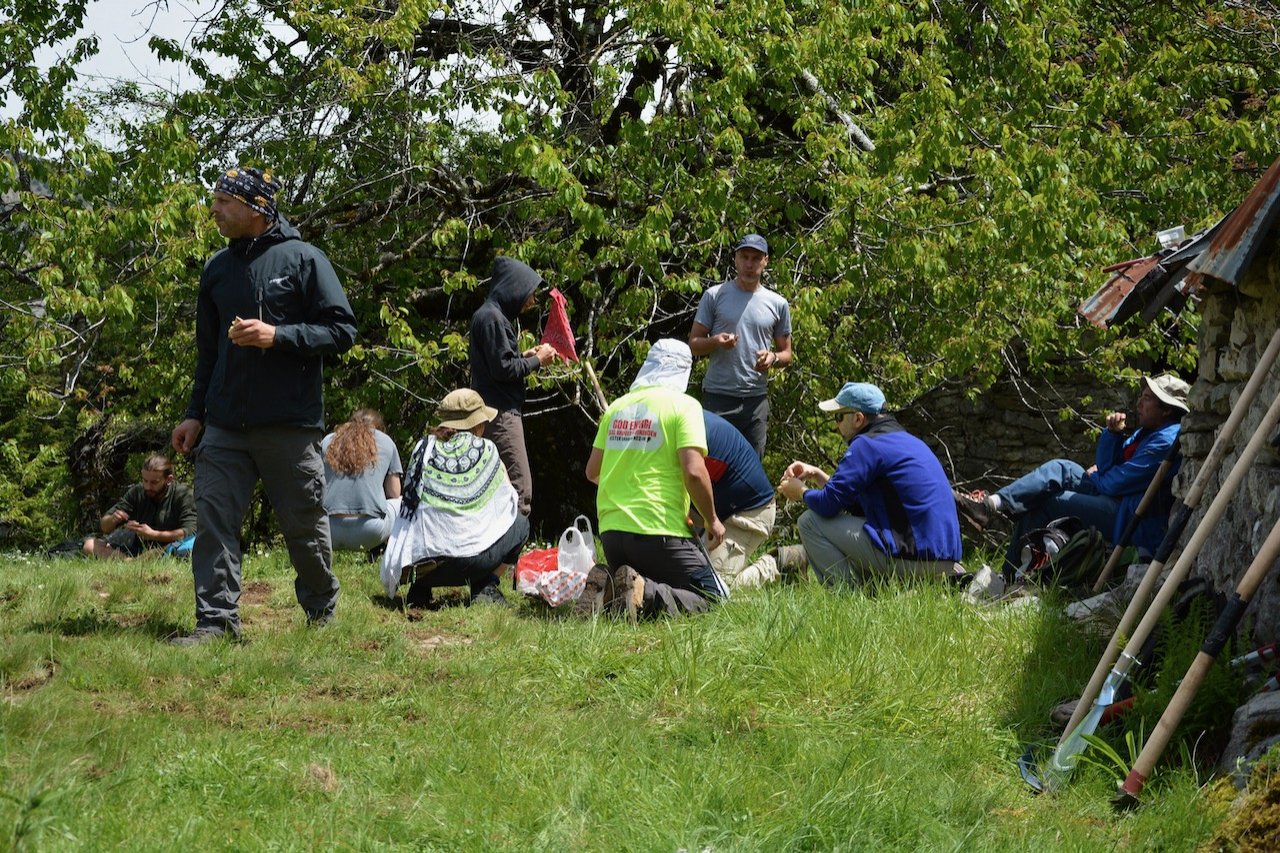 2-Day Volunteering program / path maintenance crossing Theodoriana