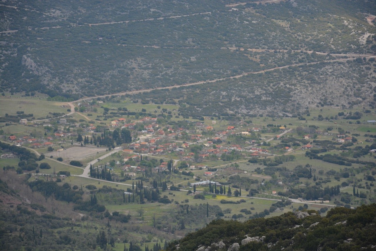 Σύνθεση & καταγραφή μονοπατιών της ενιαίας διαδρομής διάσχισης Άμφισσα - Βίνιανη - Ρεκά - κτφ Γκιώνας - Συκιά 