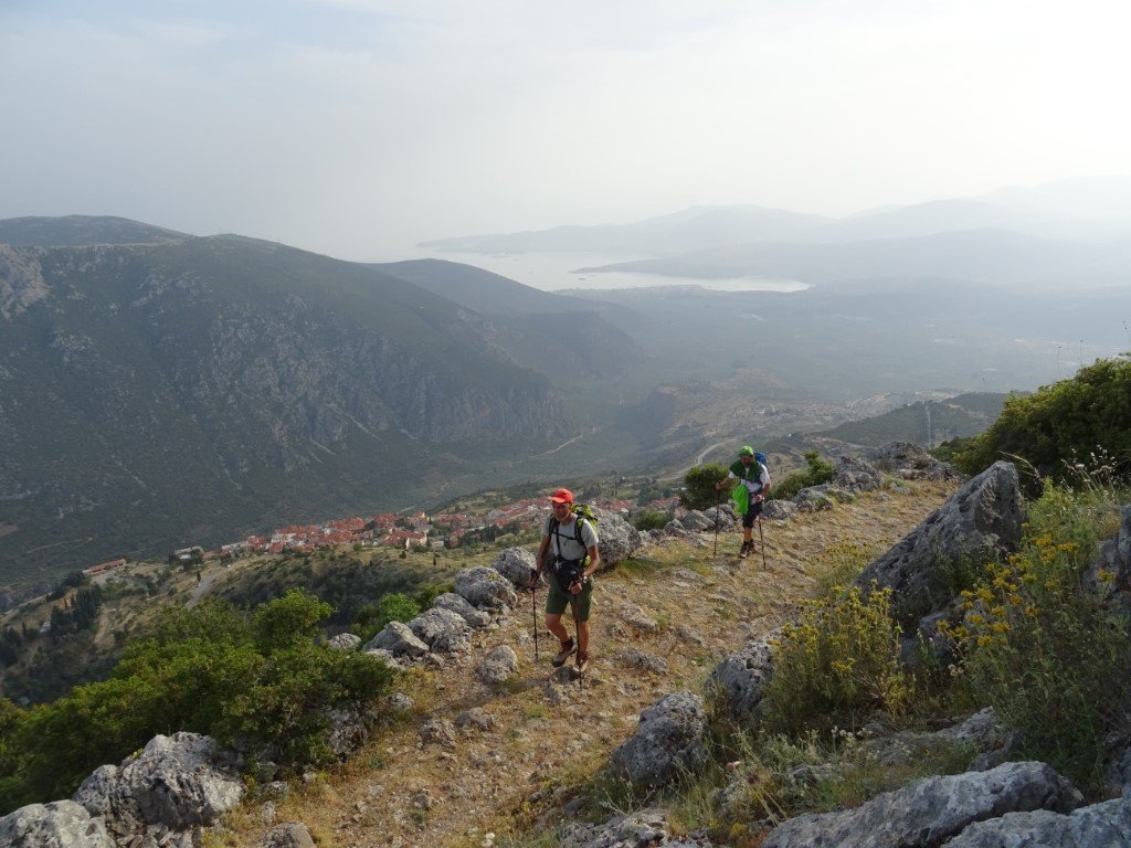 Εντοπισμός & καταγραφή της ενιαίας πεζοπορικής διαδρομής διάσχισης Δελφοί - Άμφισσα