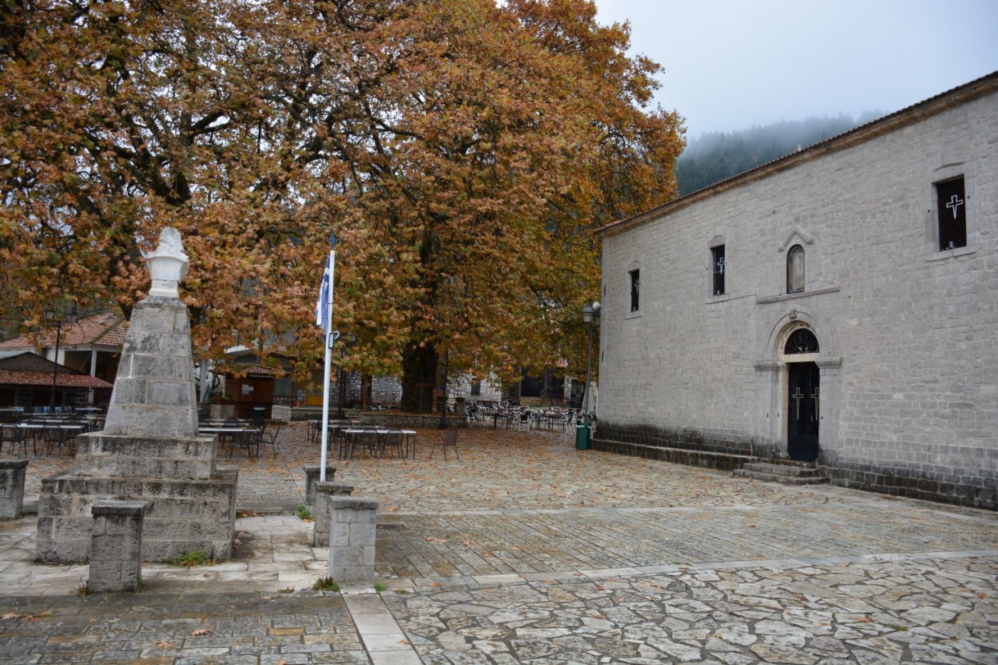 N.E. Vardousia / Opening the old Ath. Diakos - Mousounitsa forest path / Pindus trail