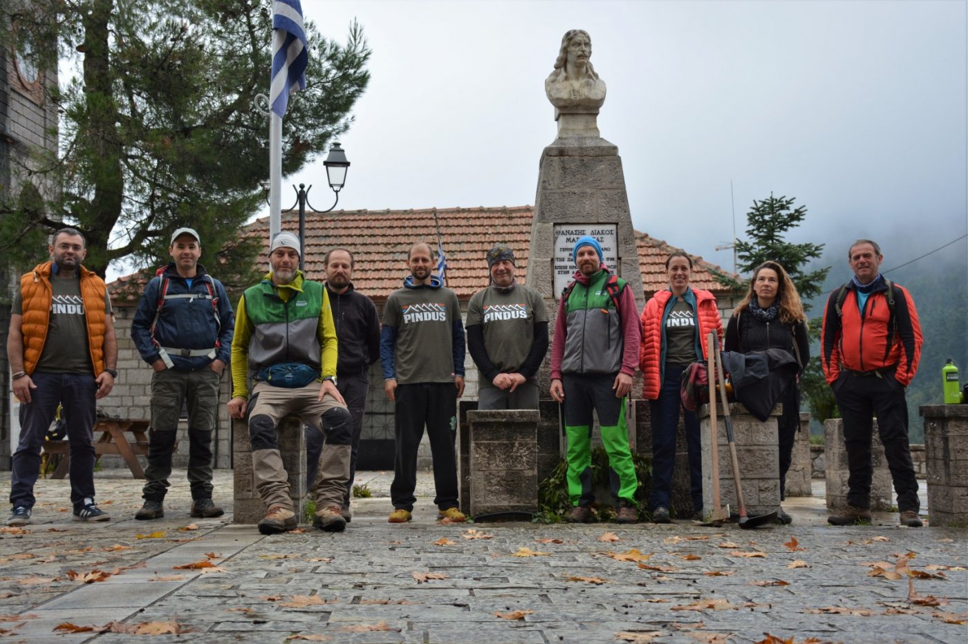 N.E. Vardousia / Opening the old Ath. Diakos - Mousounitsa forest path / Pindus trail