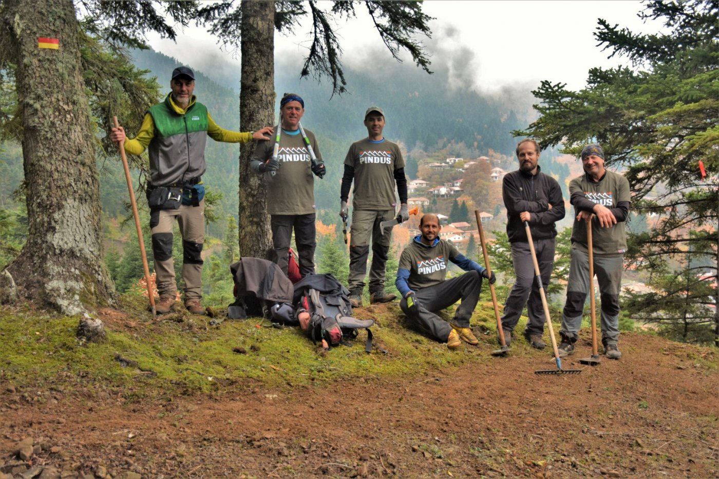 N.E. Vardousia / Opening the old Ath. Diakos - Mousounitsa forest path / Pindus trail