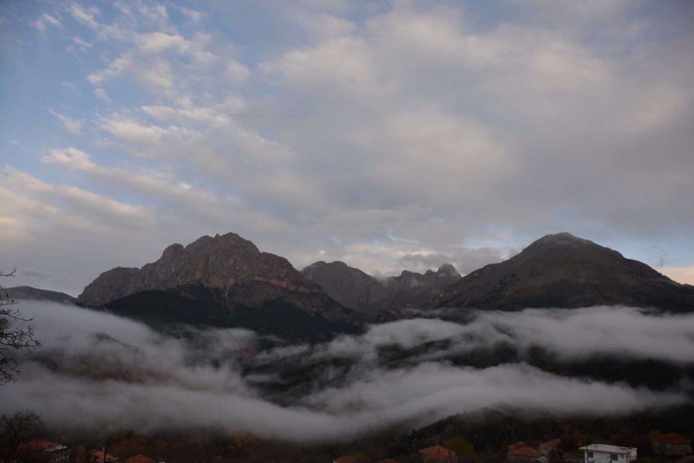 W. Vardousia mt / opening the old Artotina - Lakkos forest path / Pindus trail 