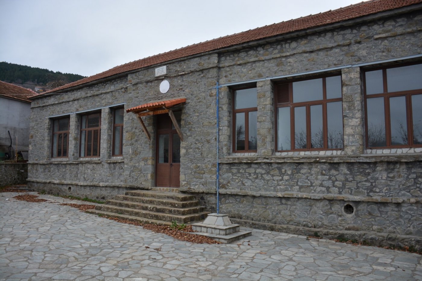 W. Vardousia mt / opening the old Artotina - Lakkos forest path / Pindus trail 