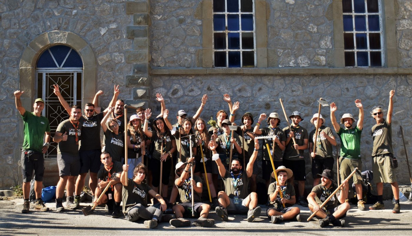 W. Vardousia mt / volunteering day at the old Artotina - Lakkos forest path / Pindus trail 