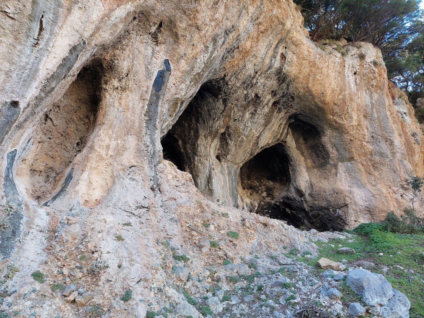 Restoration on the path Sikia - Mornos river - Gla ancient fortress