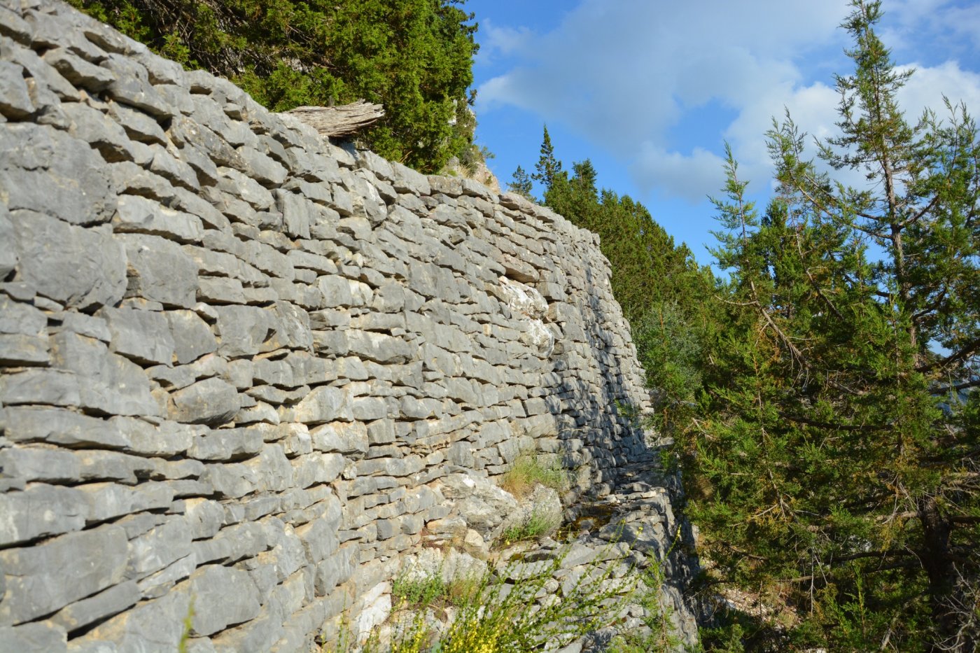 Evrytania`s forgotten stone paths