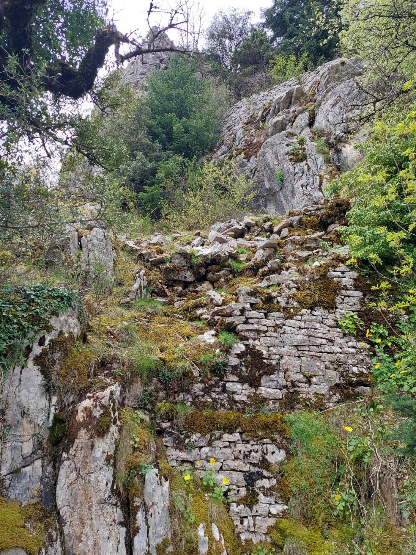 Στα λιθόχτιστα μονοπατια της Ευρυτανίας