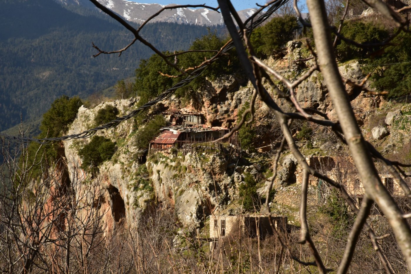 The signposting of the Sykia - Mornos path for the connection of Ghiona and Vardousia moyntains was completed.